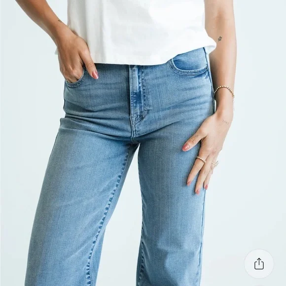 Carly Jean Los Angeles LAUREL JEANS - Picture 2 of 10